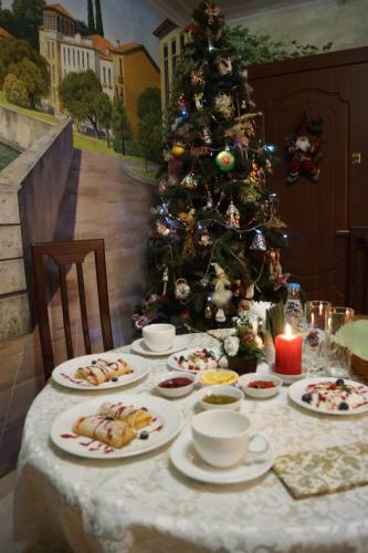 Hostal Dinastiya Guest House