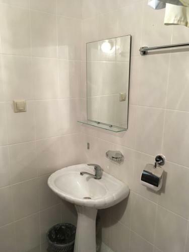 Hostal Akula Guest House