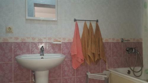 Hostal Anyuta Guest House