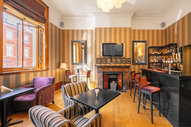 Cathedral Quarter Hotel(.)