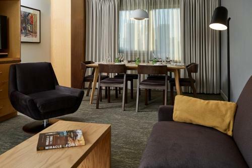 Hotel Inn At The Forks