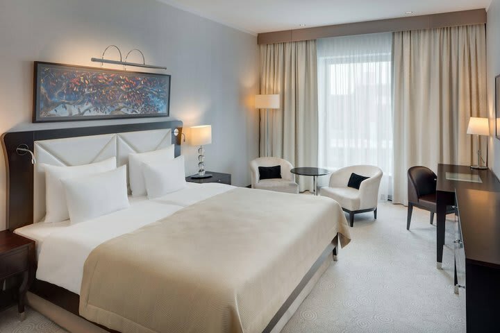 Hotel Kempinski River Park