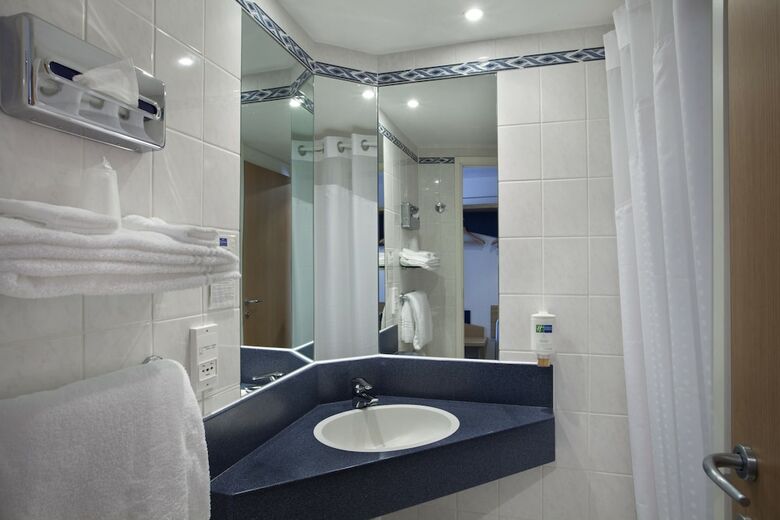 Hotel Holiday Inn Express Geneva Airport