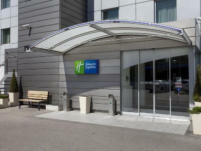 Hotel Holiday Inn Express Geneva Airport