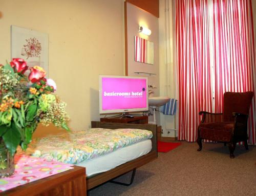 Basicrooms Hotel