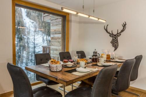Aparthotel Chalet Les Rah�s By Mrs Miggins