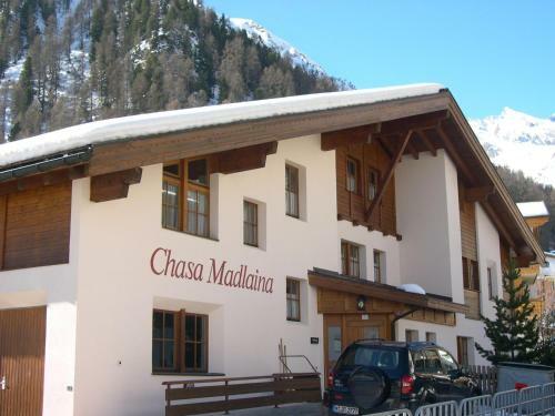 Apartment Madlaina
