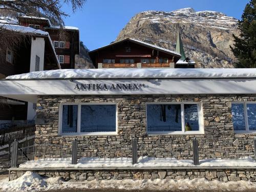 Hostal Annex Antika
