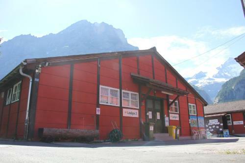 Albergue Downtown Lodge (hostel)