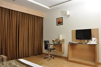 Hotel The Royal Cm
