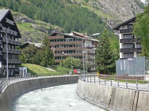Apartment Matten (utoring).2