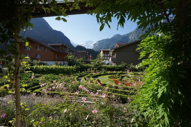 Alpenrose Hotel And Gardens