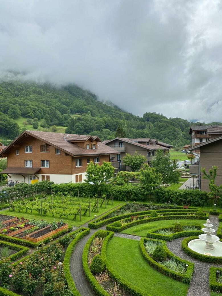 Alpenrose Hotel And Gardens