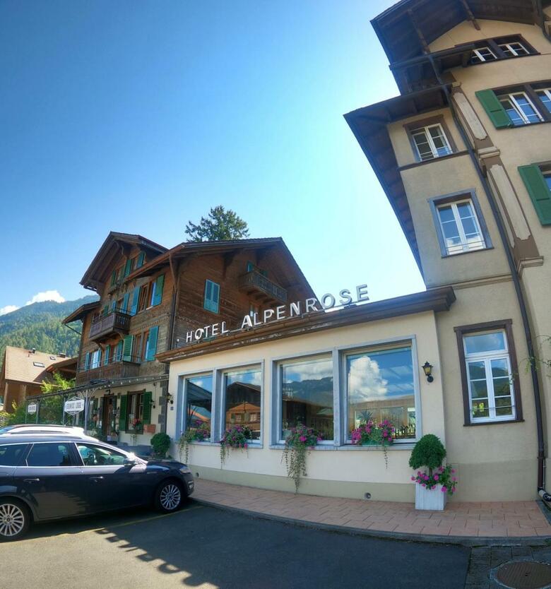 Alpenrose Hotel And Gardens