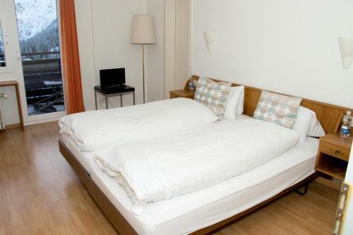 Hotel Chamanna Bed & Breakfast