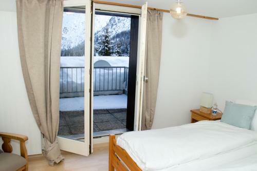 Hotel Chamanna Bed & Breakfast