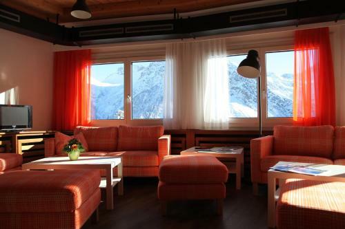 Hotel Chamanna Bed & Breakfast