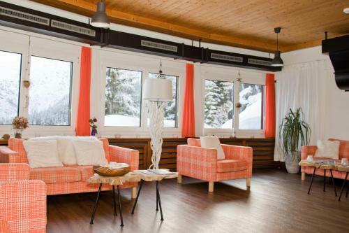 Hotel Chamanna Bed & Breakfast