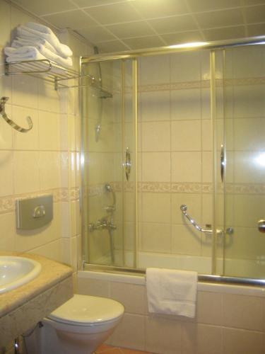 Candan Beach Hotel