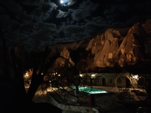 Albergue Nirvana Cave Hotel