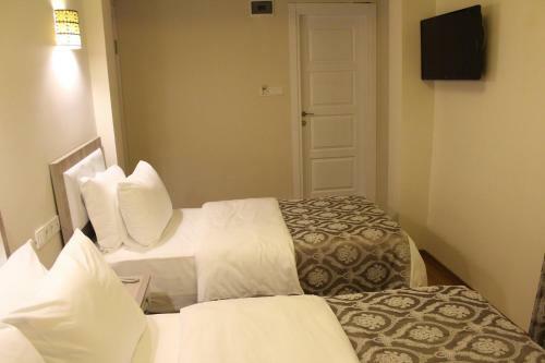 Hostal Ararat Hotel