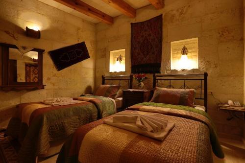 Hostal Safran Cave Hotel