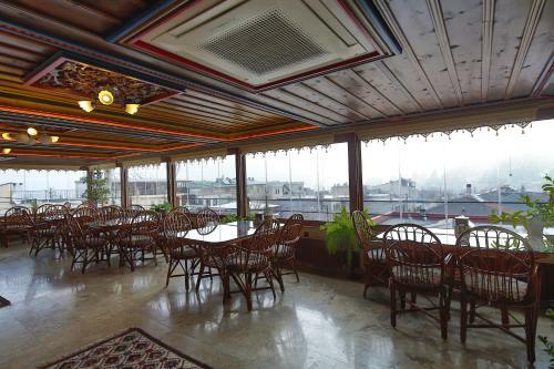 Hostal Safran Cave Hotel