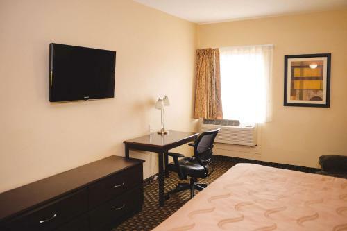 Hotel Quality Inn & Suites Starlite Village Conference