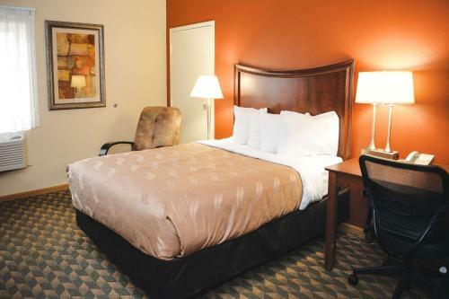 Hotel Quality Inn & Suites Starlite Village Conference