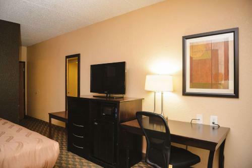 Hotel Quality Inn & Suites Starlite Village Conference