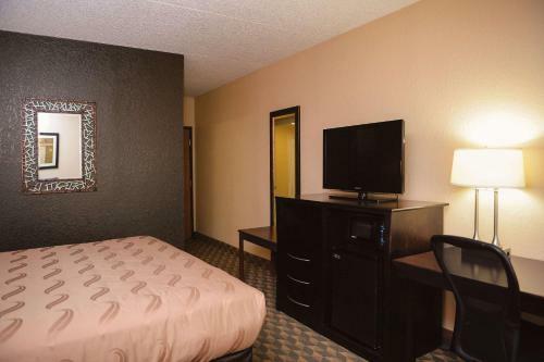 Hotel Quality Inn & Suites Starlite Village Conference