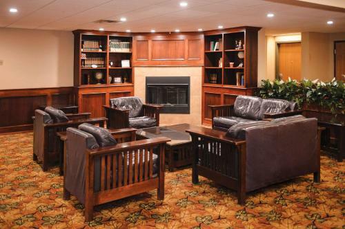 Hotel Quality Inn & Suites Starlite Village Conference