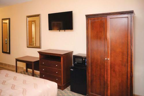 Hotel Quality Inn & Suites Starlite Village Conference