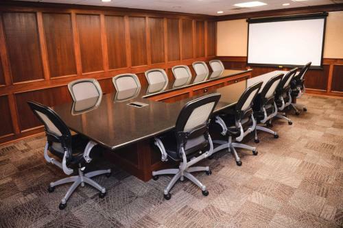 Hotel Quality Inn & Suites Starlite Village Conference