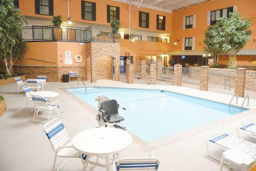 Hotel Quality Inn & Suites Starlite Village Conference