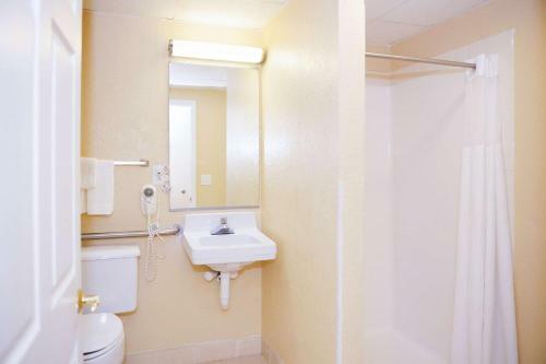 Hotel Quality Inn & Suites Starlite Village Conference