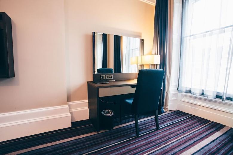 Hotel Lorne (i)