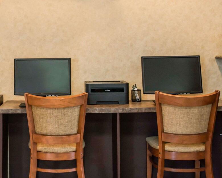 Hotel Quality Inn & Suites