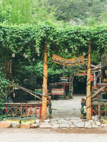 Albergue Kadir's Top Tree Houses