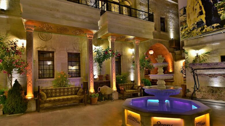 Posada Stone House Cave Hotel