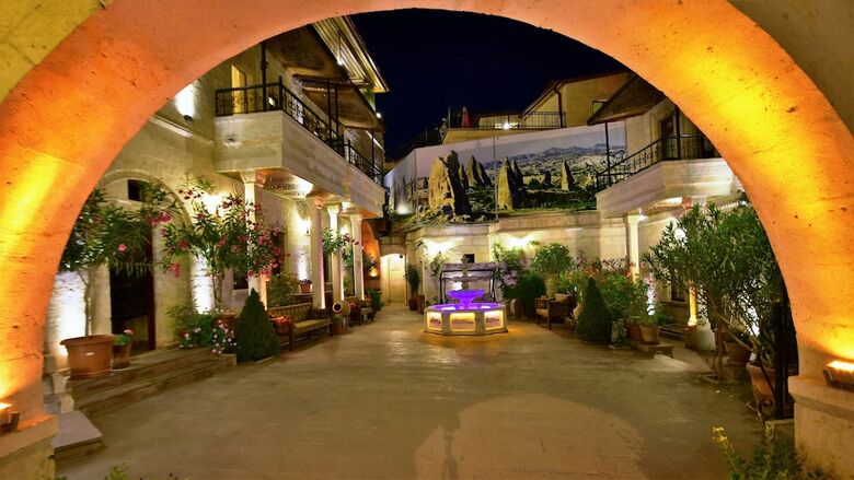 Posada Stone House Cave Hotel