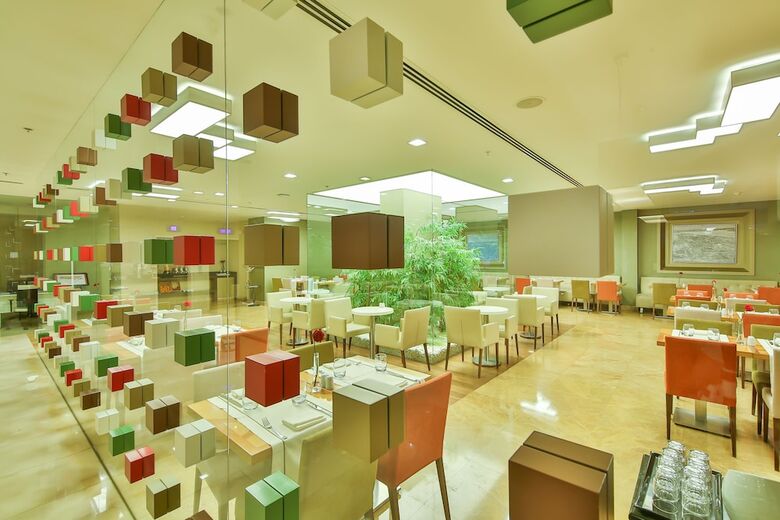 Hotel Ramada Istanbul Taksim