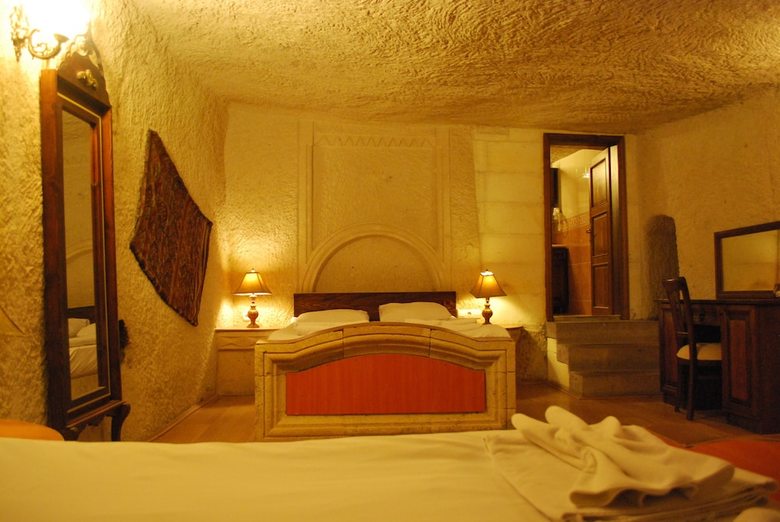 Posada Lalezar Cave Hotel