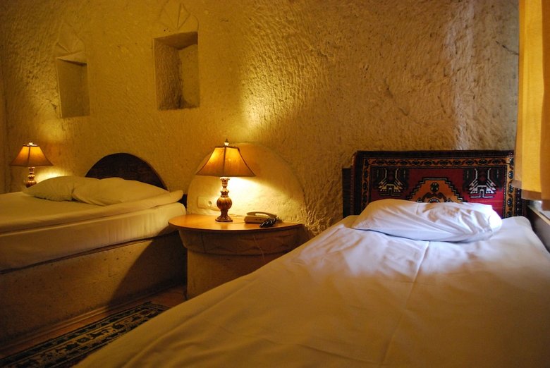 Posada Lalezar Cave Hotel