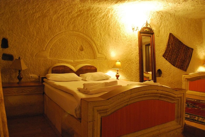 Posada Lalezar Cave Hotel