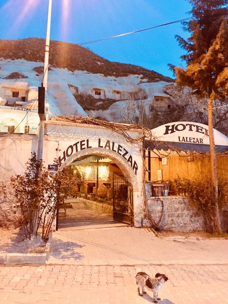 Posada Lalezar Cave Hotel