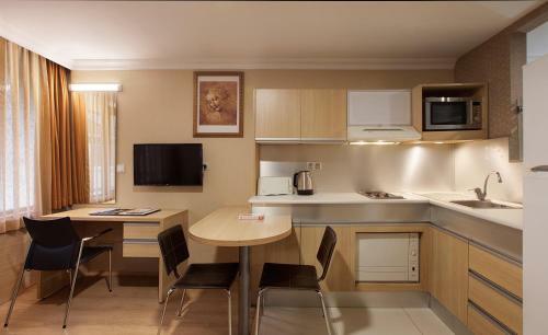 Gallery Hotel & Residence