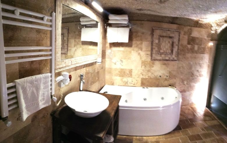 Hotel Mystic Cave House