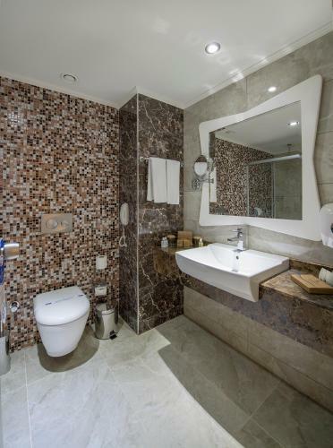 Hotel Crystal Sunset Luxury Resort & Spa