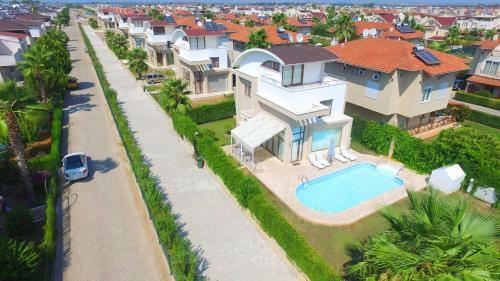Paradise Town Villa Family